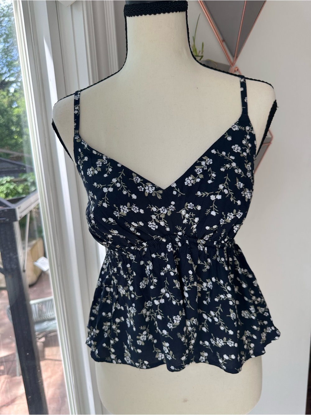 HOLLISTER Navy Floral Spaghetti Strap Peplum Babydoll Tank Top Size Small